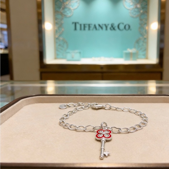Tiffany & Co. Silver Link Bracelet with Red Enamel Key Charm - Picture 2 of 4